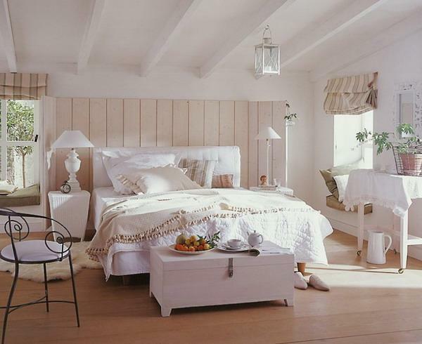 Spálňa vo vidieckom štýle: fotiek interiéru, drevený dom, malá spálňa designu