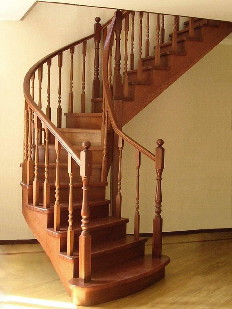Pravilno izbrani model po stopnicah v drugo nadstropje - to je vaša varnost