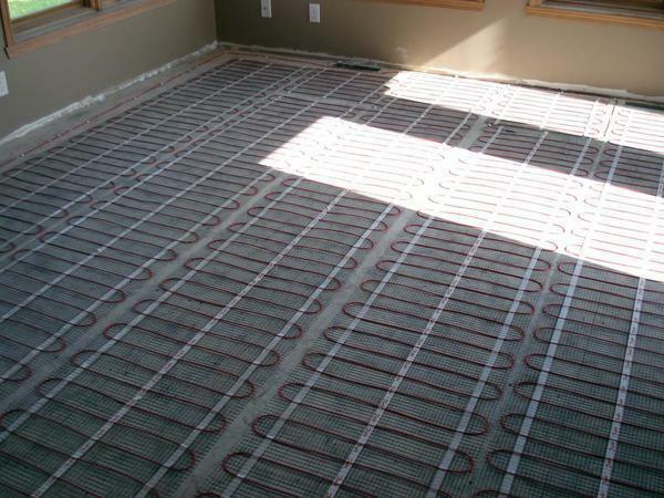 Kabel Fußbodenheizung kann als den gesamten Raum installiert werden und in einem bestimmten Bereich