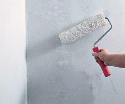 Sebelum memasang wallpaper permukaan drywall harus siap