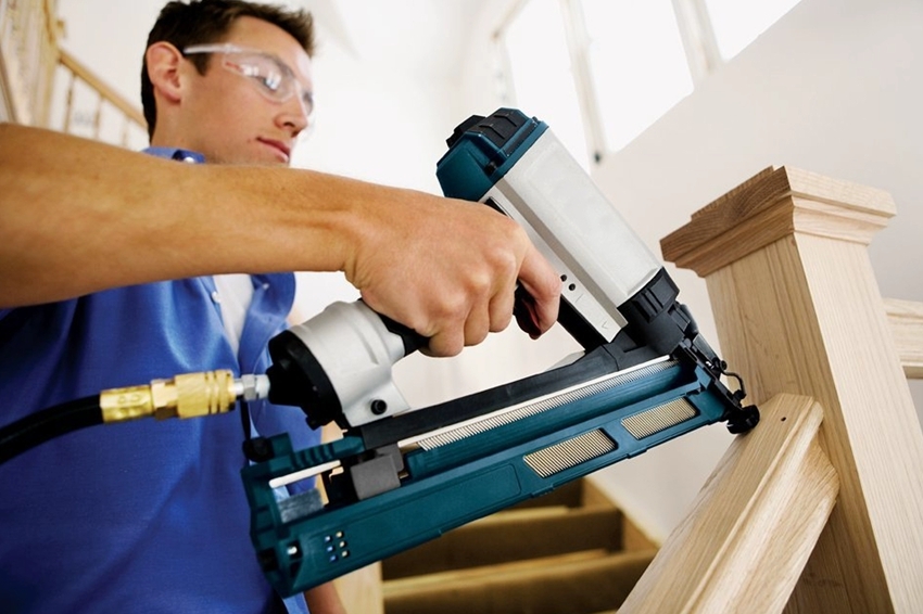 Electric nail guns have numerous benefits of using