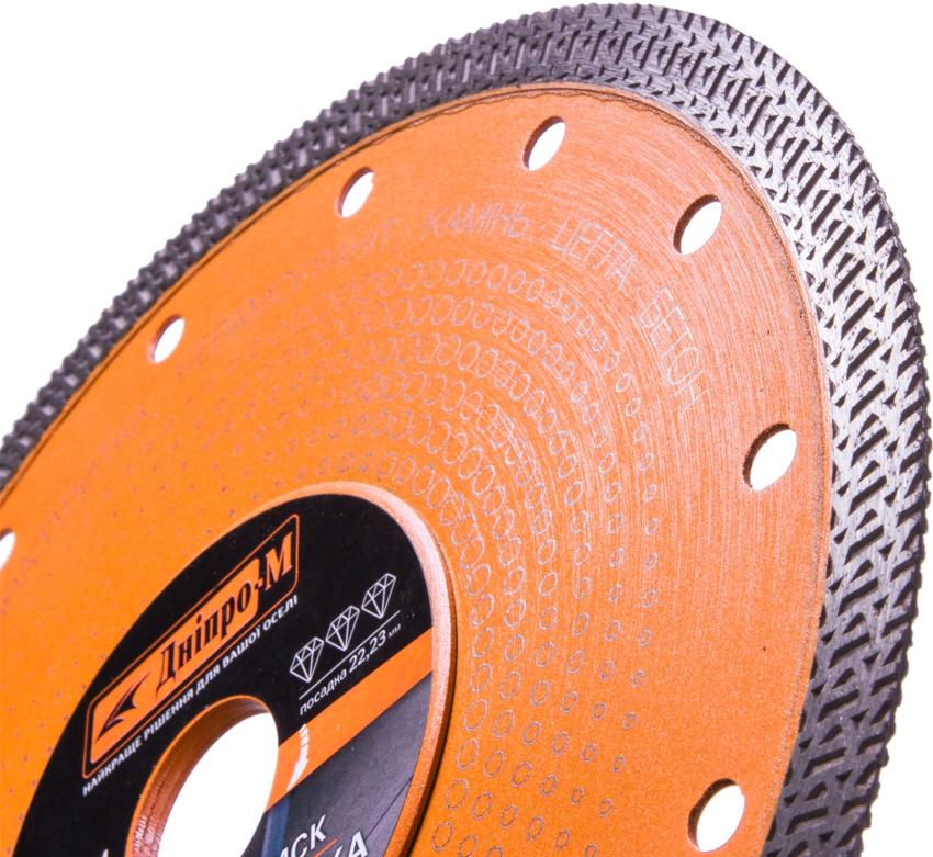 The surface of diamond wheels for a grinder has a different color, for example, orange is intended for plaster and brick