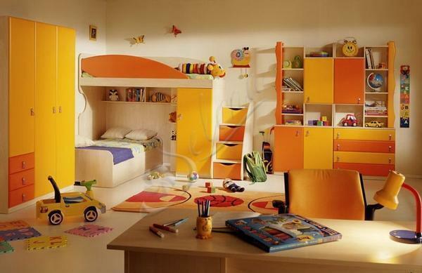 Kesalahan utama dalam desain kamar tidur anak-anak adalah kamar berantakan