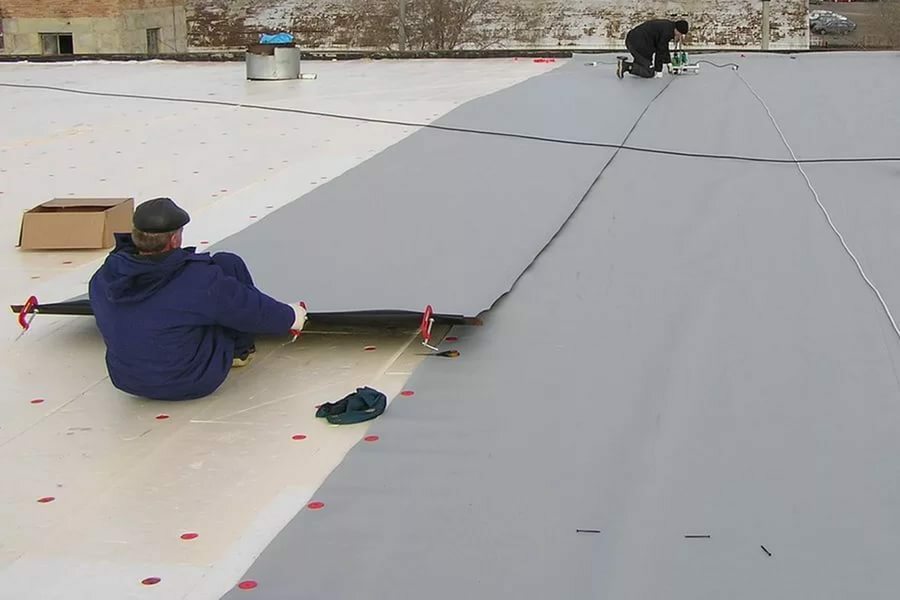 PVC membrane - zanesljiva hidroizolacijo obloga za ravne strehe in glasom