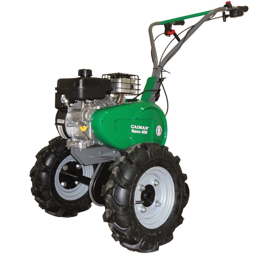 Easy petrol cultivator: compact assistant at their summer cottage
