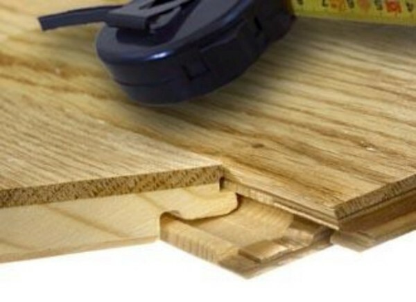 Exemple d'amarrage planche de plancher