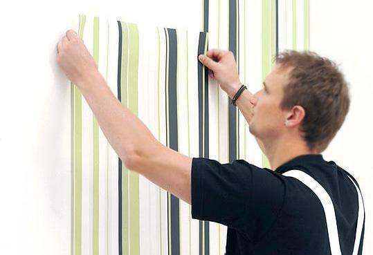 Lijepljenje zidnih tapeta - to je uvijek dobra korištenje proračuna i ekološki premazi za unutarnje prostore