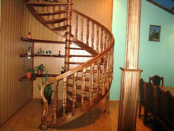 tapak tangga terbuat dari kayu: Kayu dan jarak antara logam, tangga modular dengan bantalan, ukuran