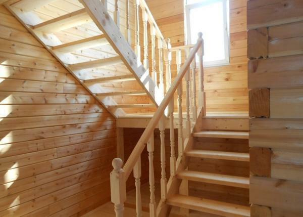 Az előnye, padlás lépcsők, hogy gyakorlatilag nem foglal sok helyet a szobában