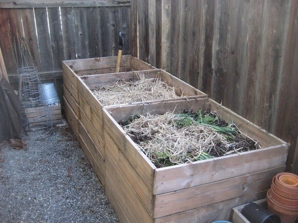 Three sections - the perfect solution for a compost pit