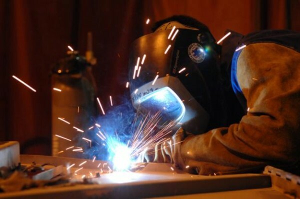 Welding work without experience is difficult to hold