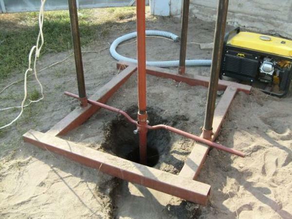 When manually drilling water wells, it is necessary to prepare the soil in advance