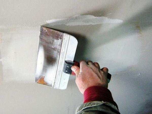 Do not worry, if there is a crack in your multi-level ceiling, you can easily repair it yourself