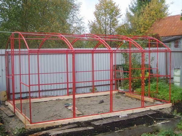 Manufacturing of greenhouses: own hands the greenhouse, manufacturers and video, as you need it yourself, canopy technology