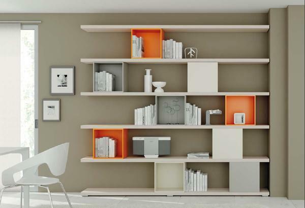 Le rack est conçu pour stocker des articles ménagers et des éléments de décoration qui améliorent la qualité esthétique de la salle de séjour