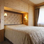 The design of the walls in the bedroom