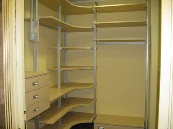 The presence of a pantry in the apartment will help to solve the problem with the storage of clothes and shoes