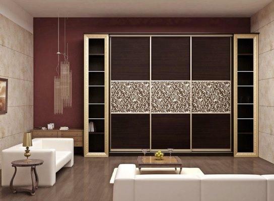 A beautiful and practical closet in the living room will help quickly hide all unnecessary things from prying eyes