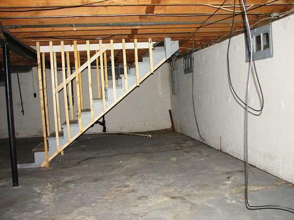 Por que o teto no porão molhado: como derramar concreto, como fazer na garagem com as mãos, a espessura da qual escorre