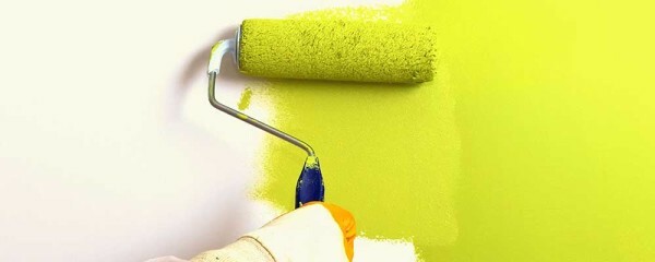 If you paint the walls in a color liquid wallpaper, the end result will be much more attractive