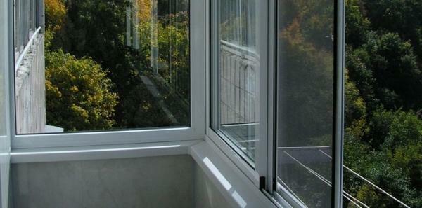 Plastic balcony frames have a number of advantages