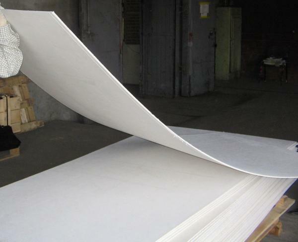 The thickness of gypsum board of arched type is only 6 mm, which allows using it for rooms with a small ceiling height