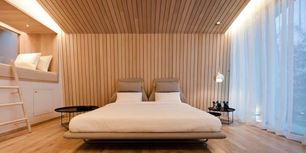 Die Decken im Schlafzimmer: ein Foto ist besser im Wohnzimmer, rosa Holz, schön eingerichtete Maisonette in einem Raum zu tun, welches man wählen
