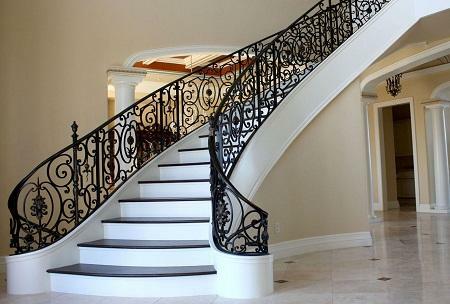 The staircase in the cottage can differ in design, shape and materials, of which it is made