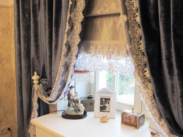 Velvet curtains are able to transform and emphasize the prestige of the design of the classical style