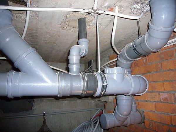 Pipes made of polyvinyl chloride are very strong and easy to install