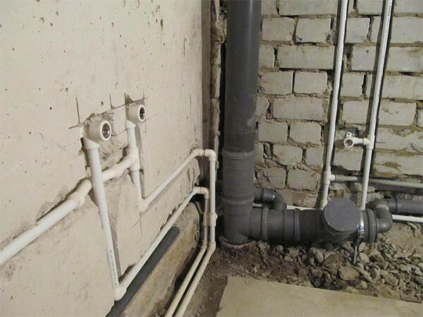 Pipes better hide in the wall