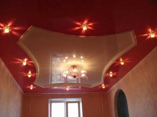 La bonne combinaison de couleurs de plafond tendu - le principal critère de votre chambre beauté