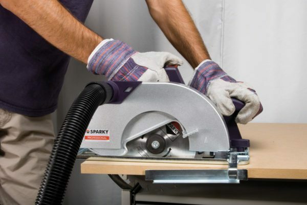 Basic operation is performed using the sawblade