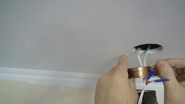 Install cover in the fitting hole