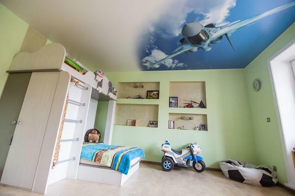 Spušteni strop sa ispis fotografija - to je vrlo zanimljivo rješenje za dječju sobu