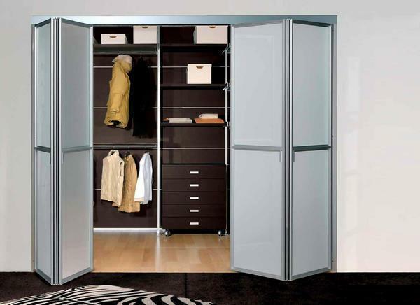 Folding doors with an accordion for the dressing room are most often used in small rooms