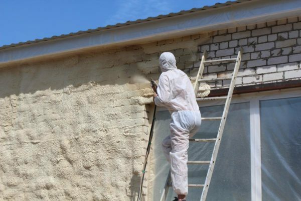 The presence of cracks on the surface to be treated or, on the contrary, bulges, it is absolutely unimportant for polyurethane foam due to its liquid state