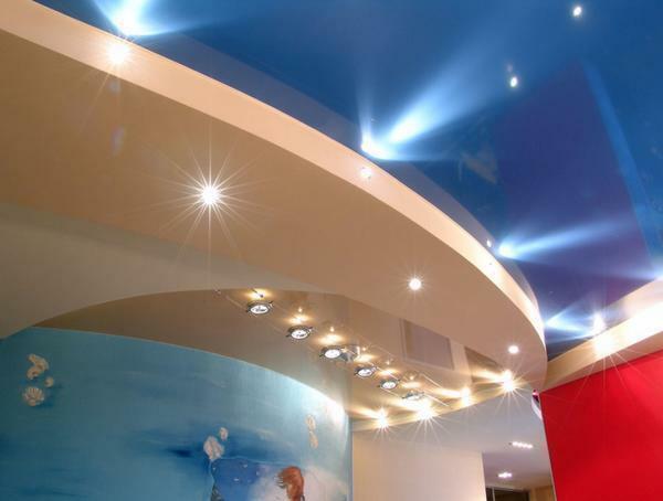 Before installing the PVC film on the ceiling, it is necessary to clean the base surface of the contaminants