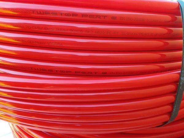 Hoses for the warm floor are sold in any construction shop or on the Internet