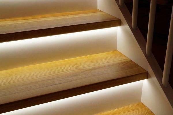 It is possible to install on the stairs fixtures that will turn on when driving on the steps