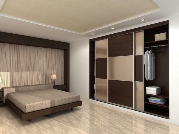 Thanks to the spaciousness of the closet, you can hide a large number of things