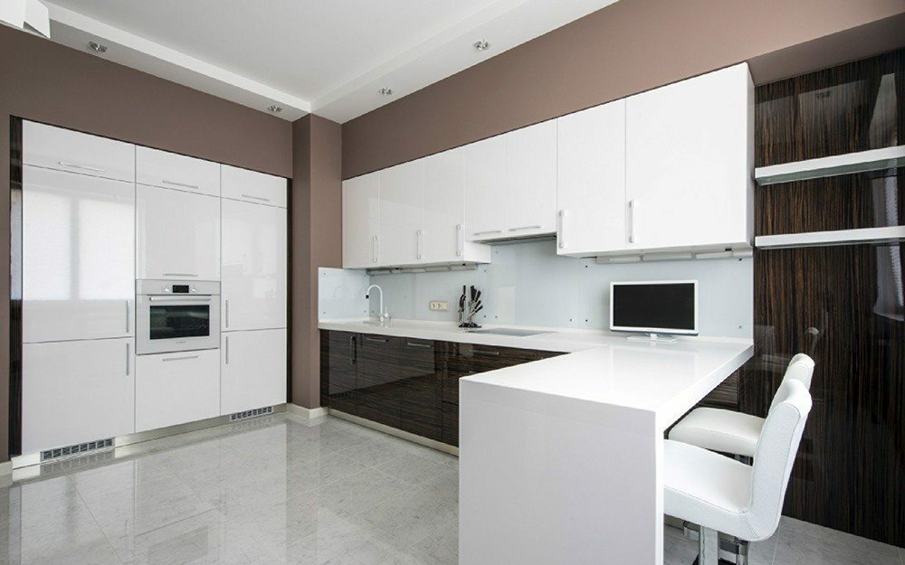 With a minimum of accessories on the minimalist kitchen retains the functional