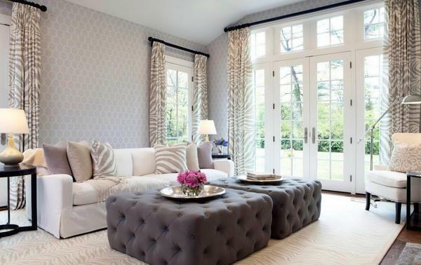obývacia izba interiér s bielou tapetu bude vždy vyzerať elegantne a slávnostné