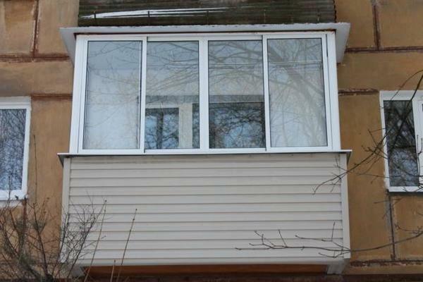balkonlar cam için uygun bir Alüminyum kaplama veya bütünleşik alüminyum yapı ile cam olabilir hruschevke
