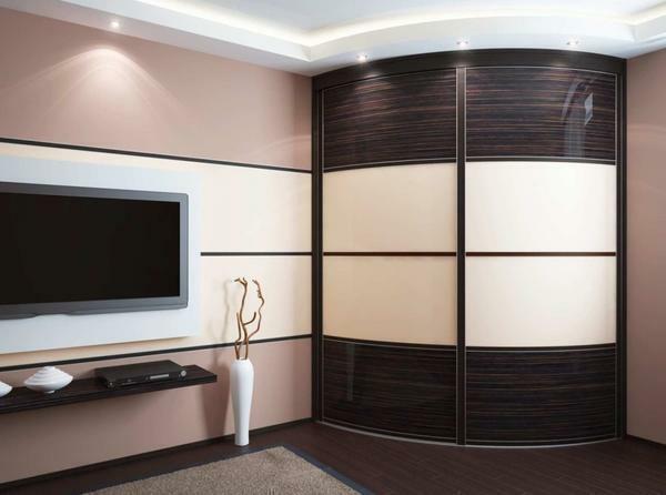 armário de canto na sala de estar: o compartimento da foto, móveis modulares, armário da sala e idéias de design de baixo custo dentro de um pequeno intervalo