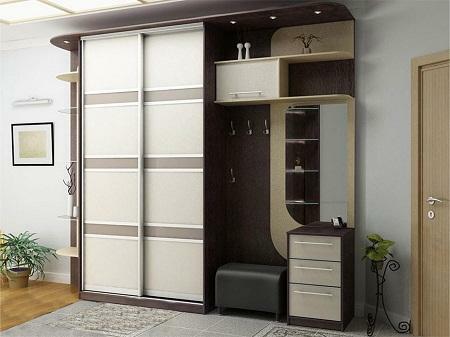 The wardrobe in the hallway is a multifunctional piece of furniture that has excellent performance