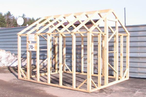 The greenhouse made of a 50x50 bar will be quite spacious and can accommodate all the necessary plantings