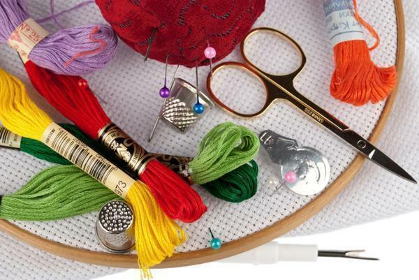 The necessary tools and accessories for embroidery can be easily found in specialized shops for needlework