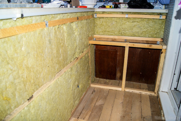 Instead of foam, mineral wool can be used.
