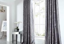 Foto-27 Satin grå-gardiner-til-design-in-interiør